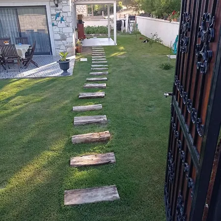 Sirin Ev * Çeşme